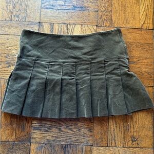 T Party Fashion Olive Mini Pleated Skirt